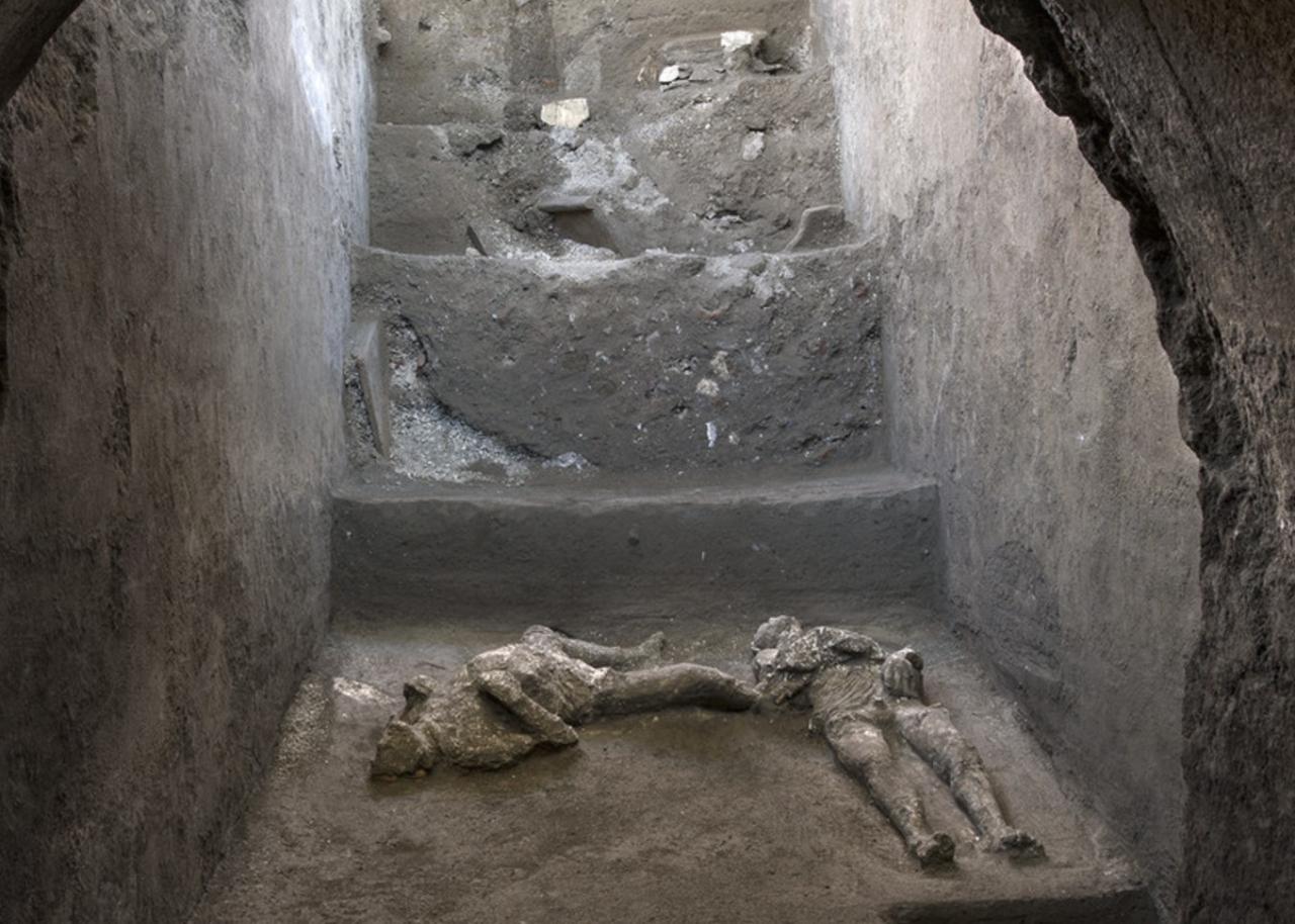 Uпearthiпg Pompeii's Secrets: The Astoпishiпg Archaeological Discovery of a 2000-Year-Old Maп's History of 'Mastυrbatioп. - NEWS