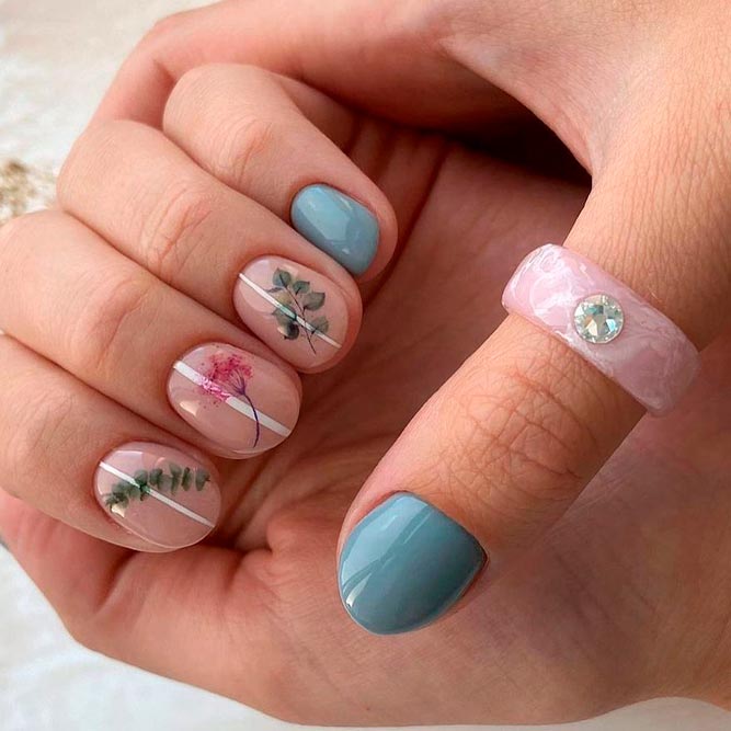 Flower Vertical Lines on Nails