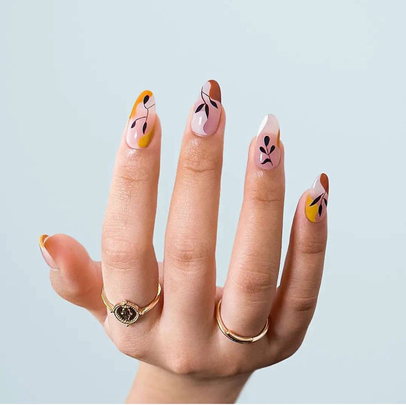 abstract nail trends for fall 2021