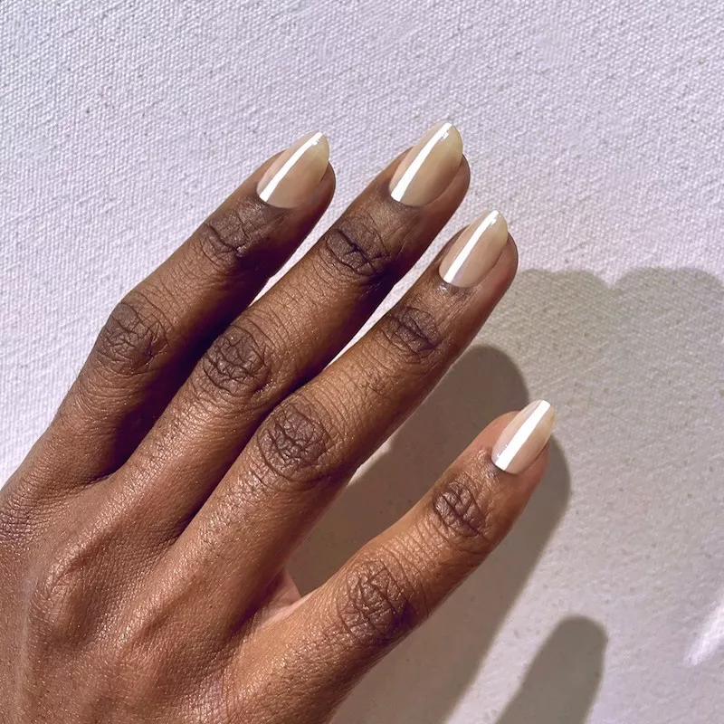 White Stripe nail design on ɴuᴅᴇ nails