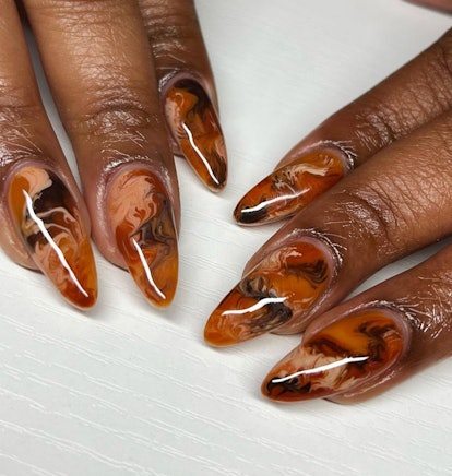 fall autumn 2023 brown caramel latte nails