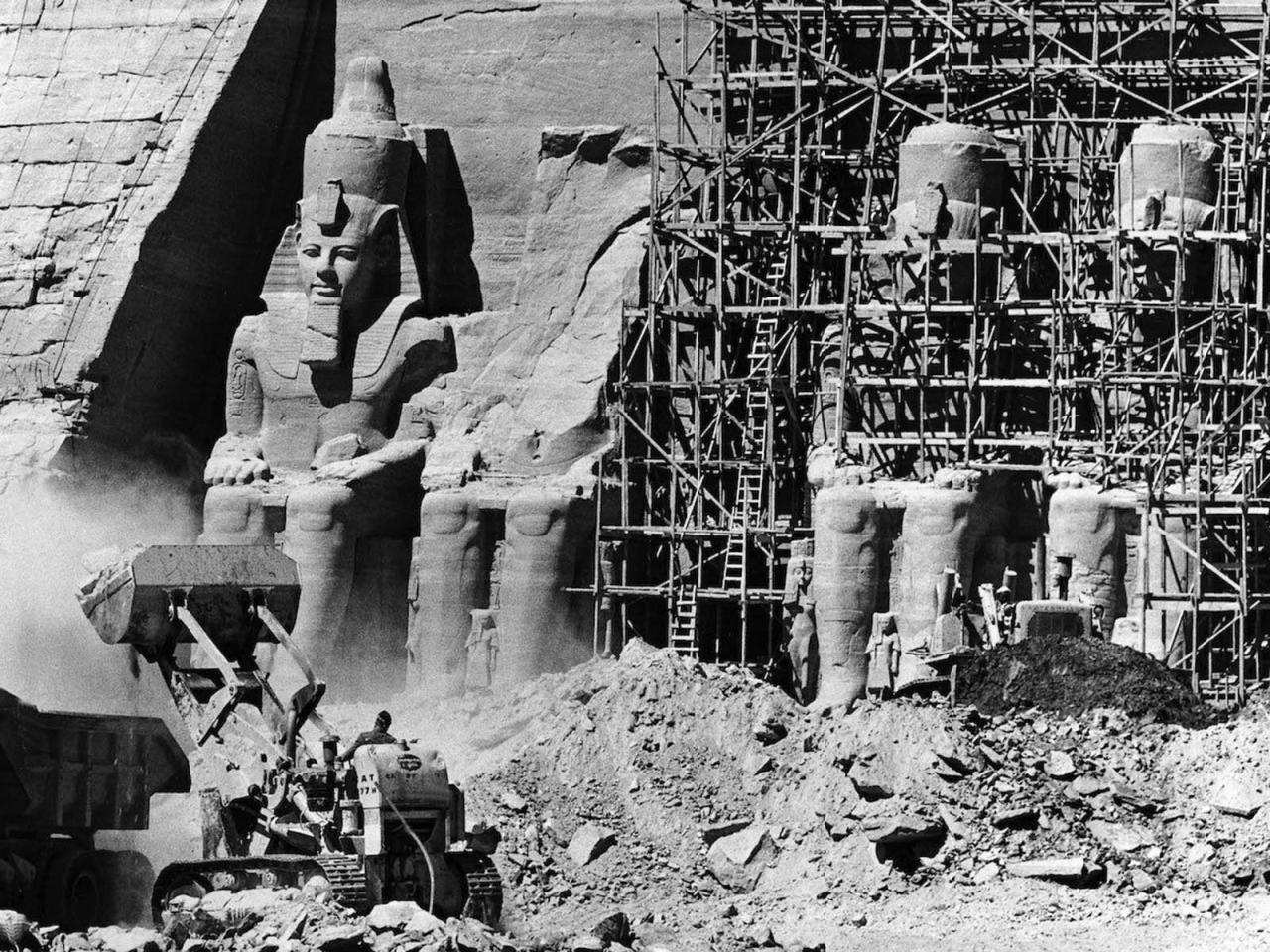 Vintage PH๏τographs Show the Egyptian Temples of Abu Simbel being Relocated, 1964-1968 - Rare Historical PH๏τos