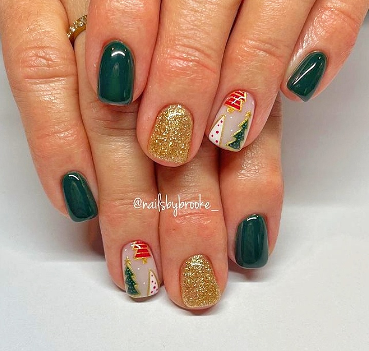 Green XMas nails short