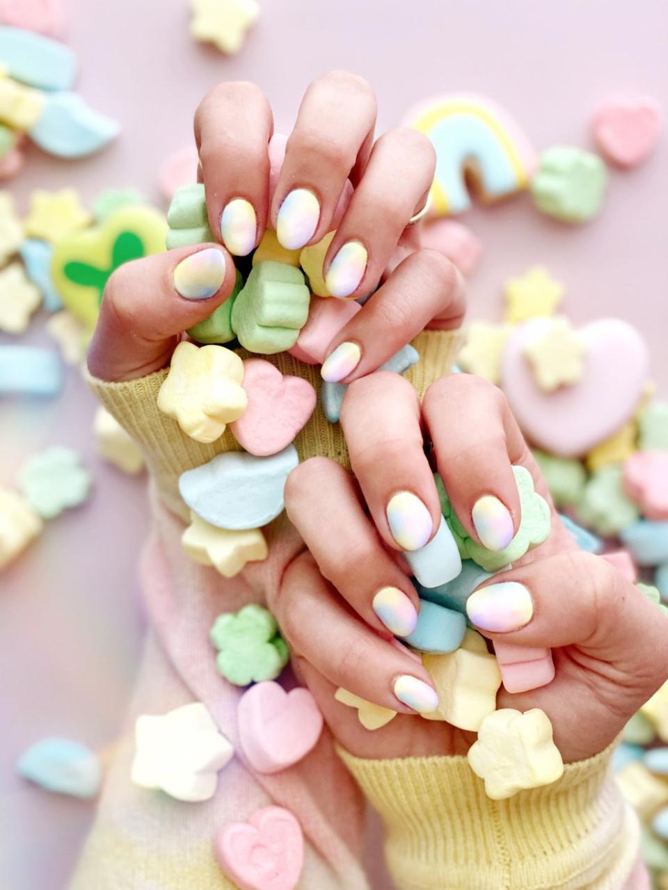 short simple ombre St Patricks Day nails with cute pastel rainbow colors