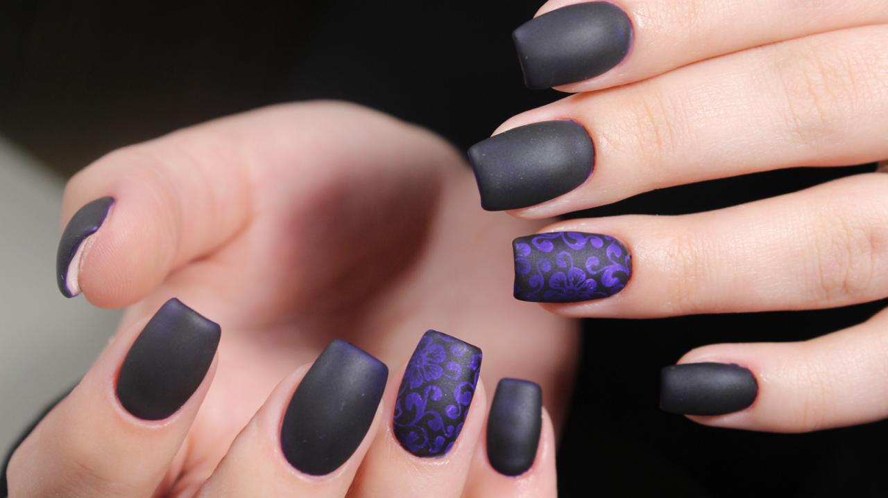 Matte Black Nails