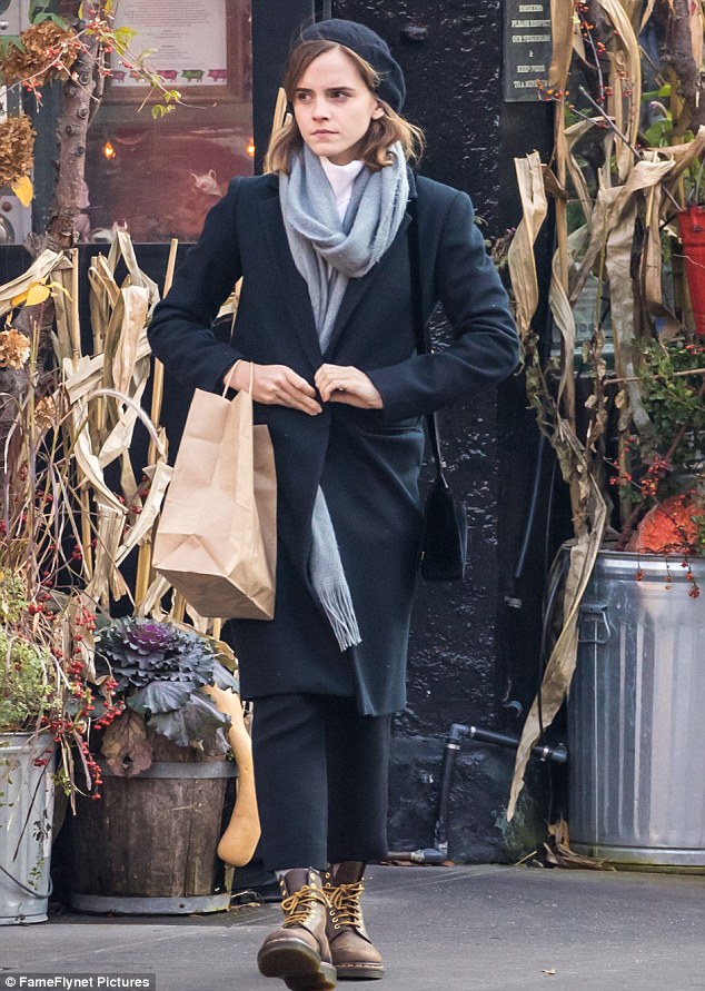 Ooh la la! The 26-year-old actress wore a smart winter coat and beret with grey scarf