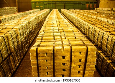 Gold Bars Stock PH๏τo 1930187006 | Shutterstock