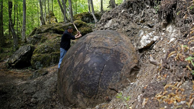 Misteriosa esfera gigante descubierta en Bosnia causa polémica y asombro