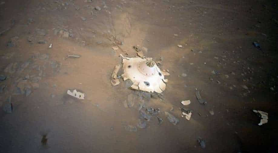 NASA captures mind-boggling pH๏τo of UFO-like object on Mars. Take a look! - Science News