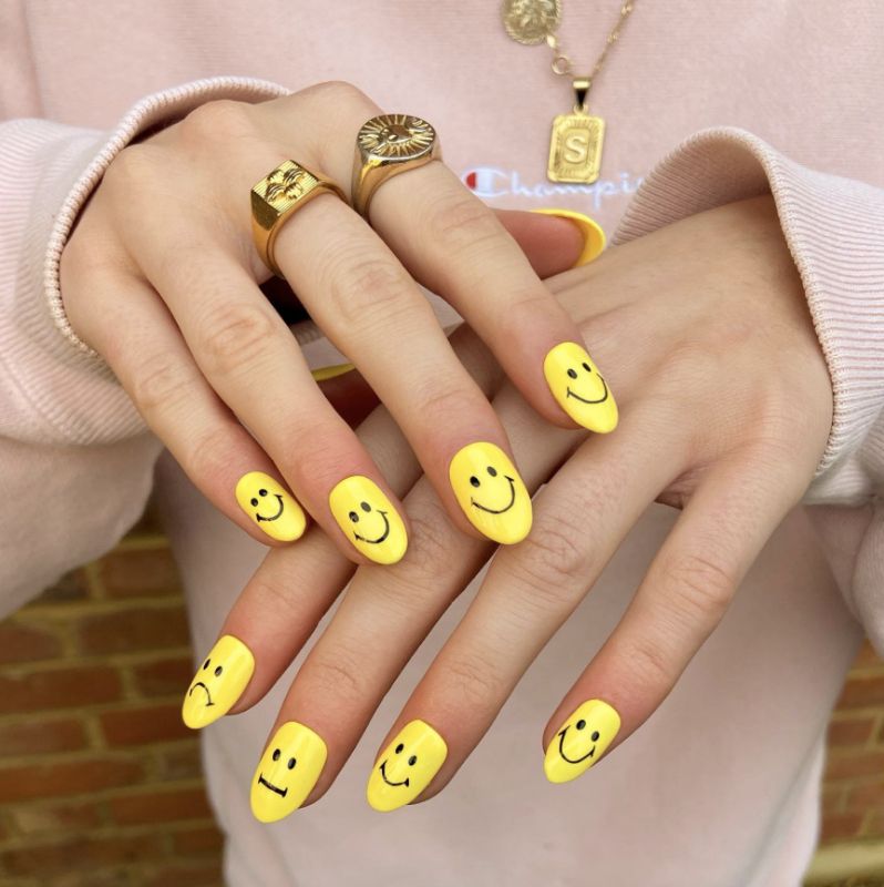 26 Smiley Face Nail Designs You'll Love Showing Off