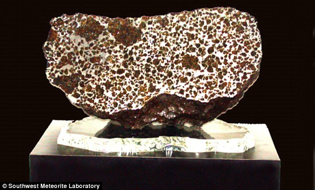 Valuable: The main mᴀss of the Fukang meteorite, which failed to sell after being valued at million