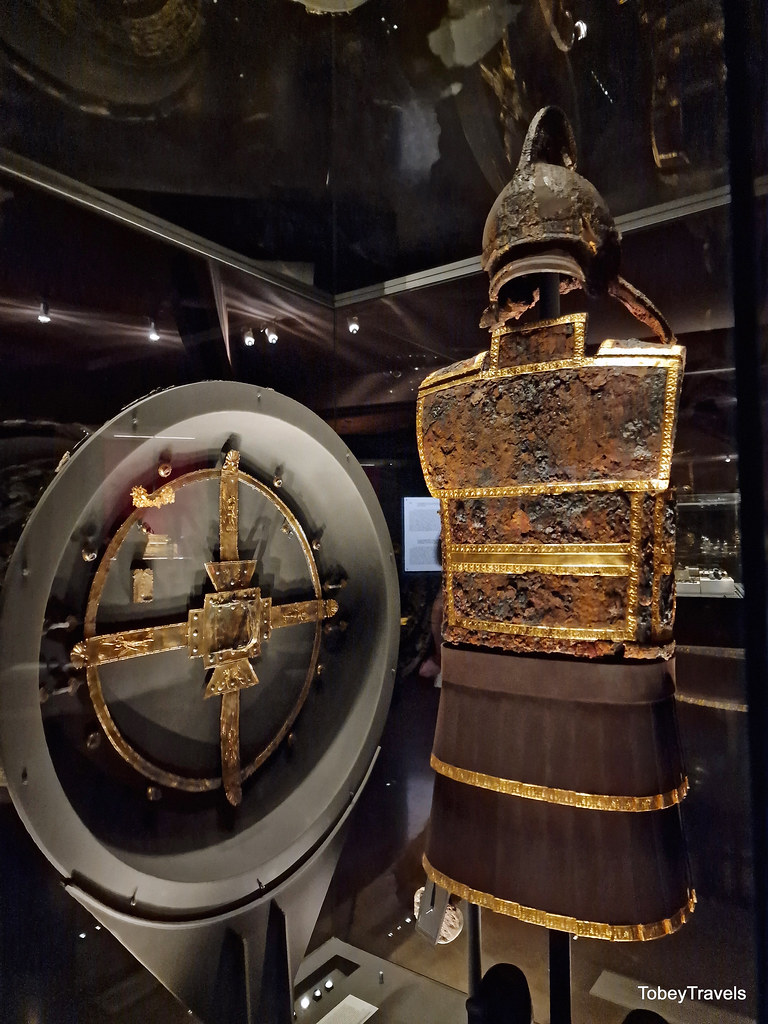 003 Philip II's Ceremonial Armour, Shield & Cuirᴀss, Tomb … | Flickr