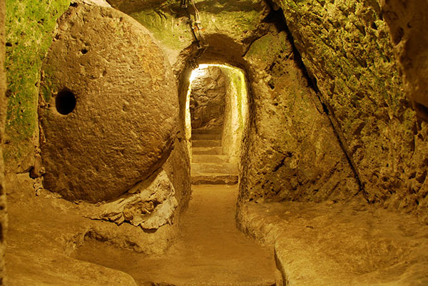 Ancient tunnels in europe, Mᴀssive Stone Age Tunnel Stretches from Scotland  to Turkey