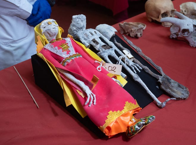 Peru refutes alien corpse claims presented to Mexican Congress