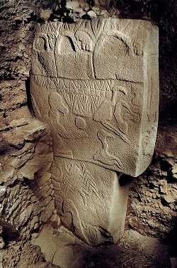 Has Mystery Of Handbags Depicted in Sumer, America, & Göbekli Tepe Solved?