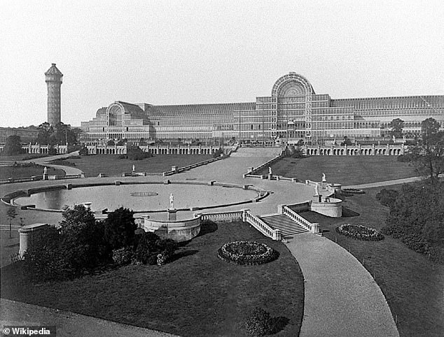 After the exhibition, the Palace was relocated to Penge Common, near Sydenham Hill in south London, where it remained until destroyed by fire in November 1936