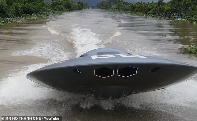 Vietnamese inventor Tran Long Ho has created an incredible flying saucer-shaped jet boat capable of reaching 31 mph (50km/h)