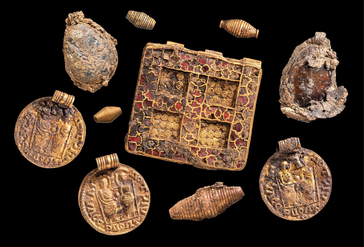 opposite Some of the components of the 7th-century Harpole Treasure, the richest necklace of its kind ever found.