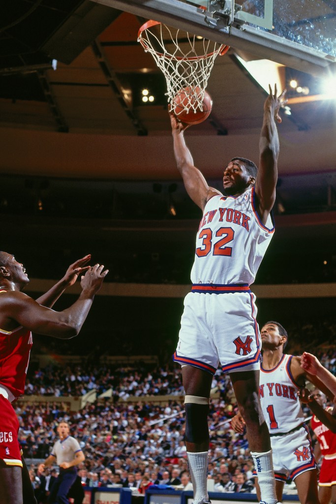 Jerrod Mustaf during a game against the Rockets.