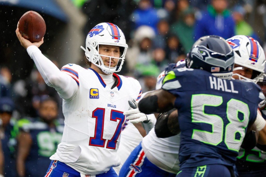 Bills quarterback Josh Allen (17) pᴀsses against the Seattle Seahawks during the second quarter at Lumen Field on Oct. 27, 2024. 