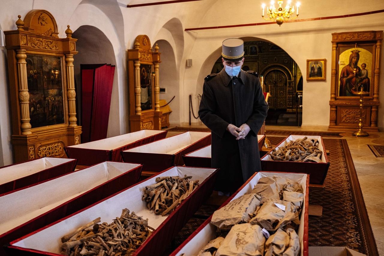 French, Russian foes from Napoleonic war ceremonially buried together