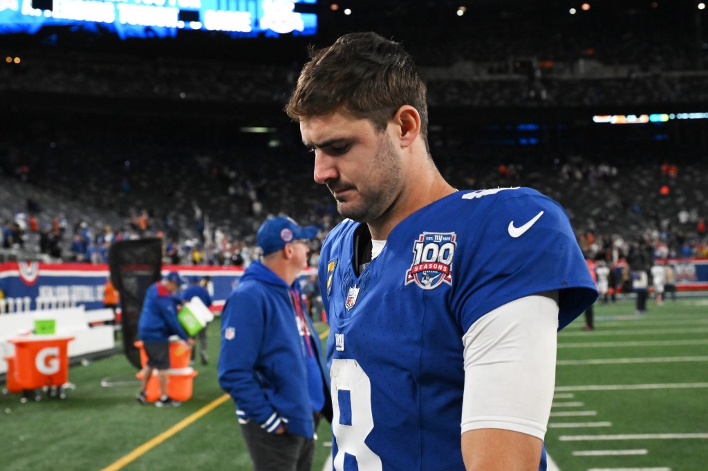 Daniel Jones walks off the field after the Giants' loss to the Bengals on Oct. 13, 2024. 