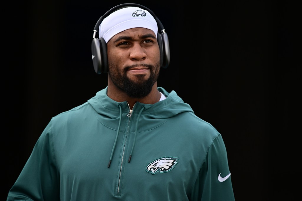 Haason Reddick #7 of the Philadelphia Eagles warms up prior to a game against the Tampa Bay Buccaneers at Raymond James Stadium on September 25, 2023 in Tampa, Florida. 