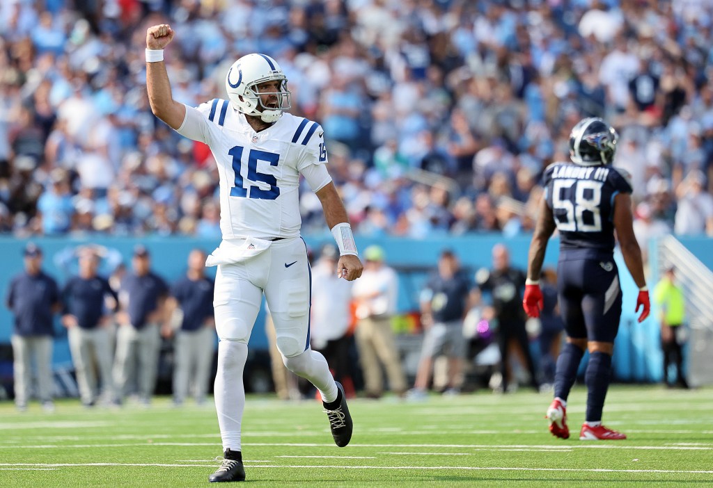 Joe Flacco of the Indianapolis Colts celebrating a touchdown pᴀss against the Tennessee тιтans"
