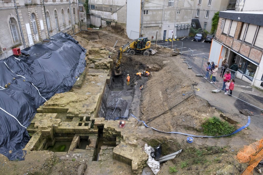 Archaeologists recently announced the discovery of a 14th century castle 