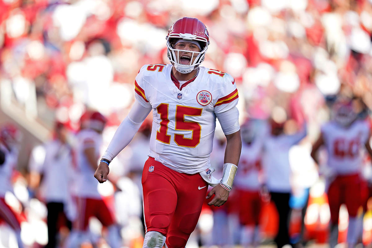 Chiefs QB Patrick Mahomes Has Perfect Response to Getting Body Shamed -  Athlon Sports