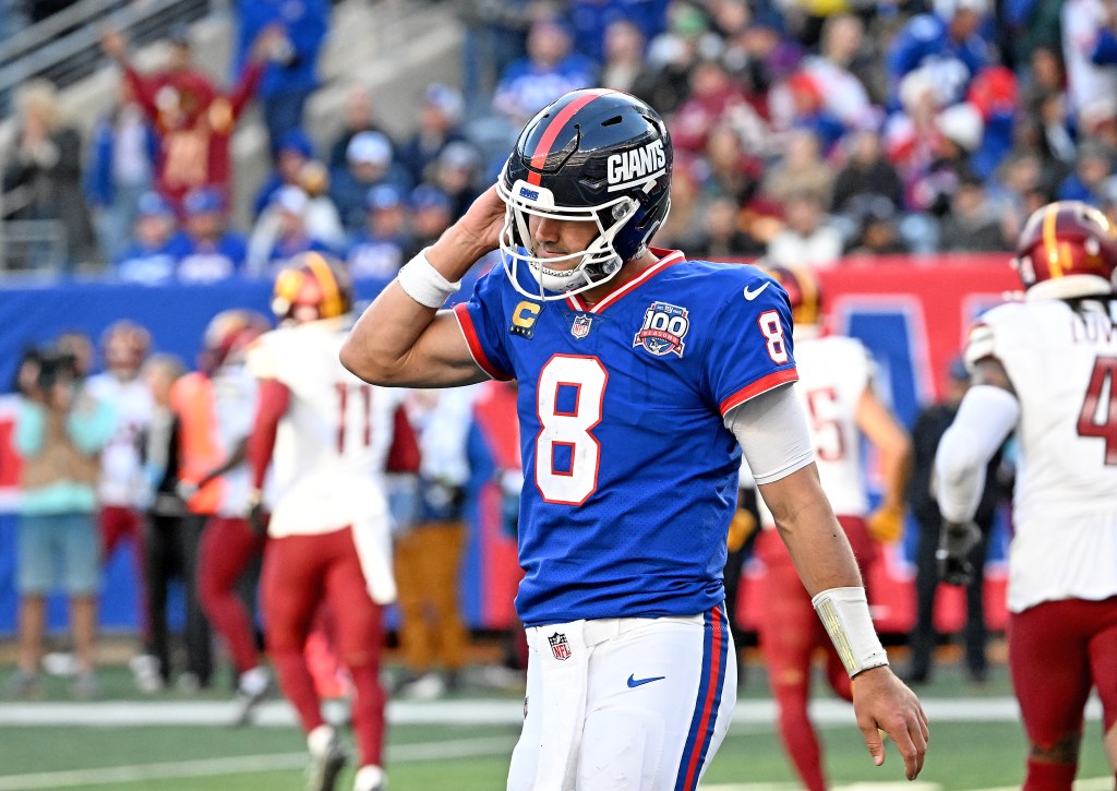 Daniel Jones #8 of the New York Giants reacts on the field during the fourth quarter of the Washington Commanders 27-22 win over the Giants in East Rutherford, N.J. 