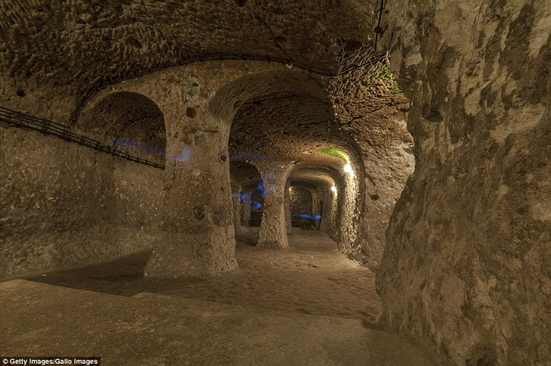 Giant underground city with capacity for more than 20,000 people - PH๏τo 2.