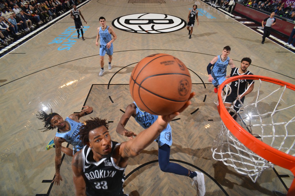 Nic Claxton makes a move to the basket against the Grizzlies on Monday, Nov. 4, 2024 at Barclays Center.