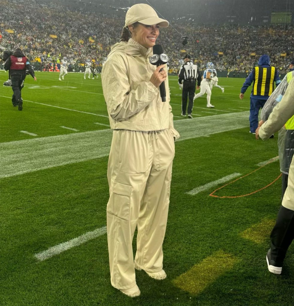 Erin Andrews covered the Lions-Packers game from a rainy Green Bay on Nov. 3, 2024.