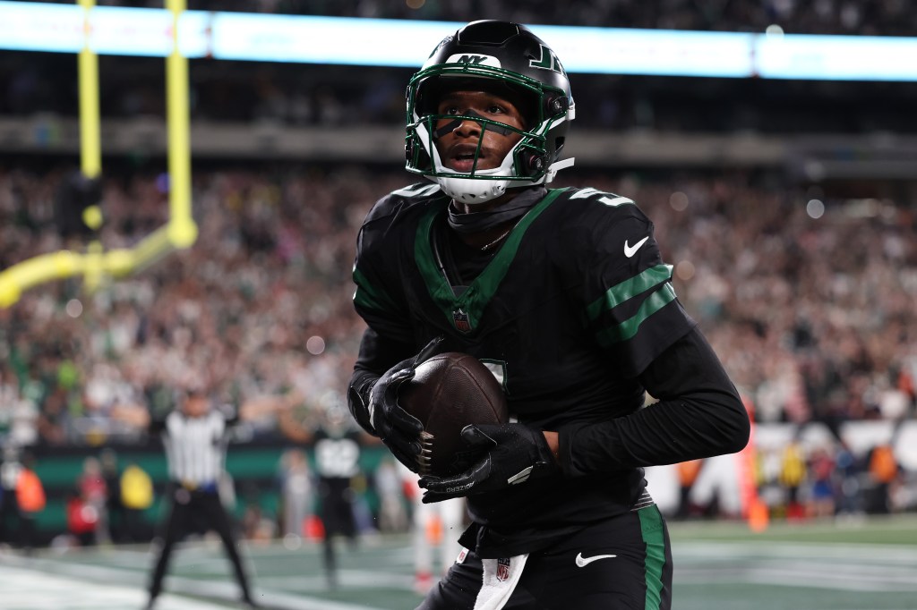 Garrett Wilson celebrates during the Jets' win over the Texans on Oct. 31, 2024. 