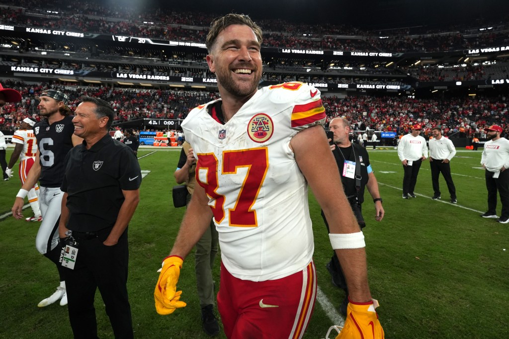 Travis Kelce reacts after the Chiefs defeated the Raiders on Oct. 27.