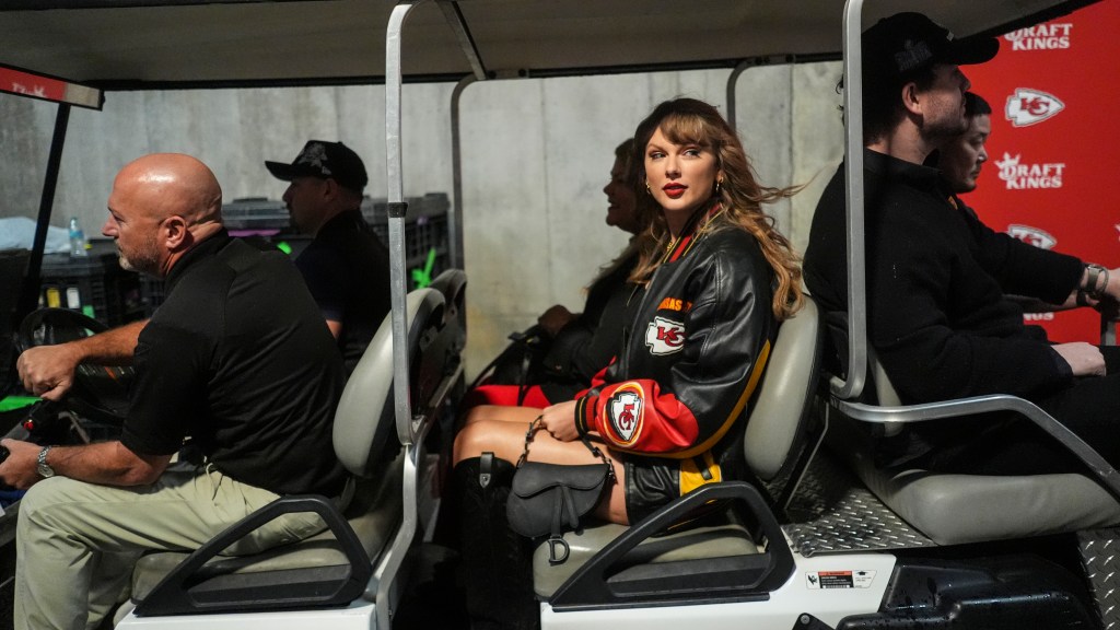  Taylor Swift enters the stadium before an NFL football game between the Kansas City Chiefs and the Tampa Bay Buccaneers, Monday, Nov. 4.