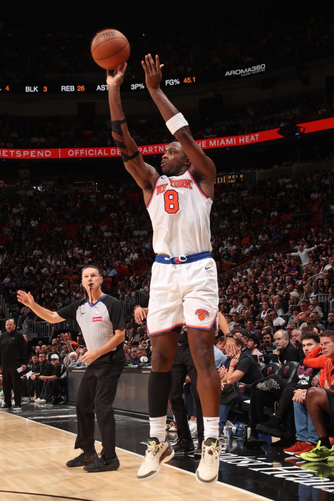 OG Anunoby shoots a 3-pointer during the Knicks' win over the Heat on Oct. 30, 2024. 