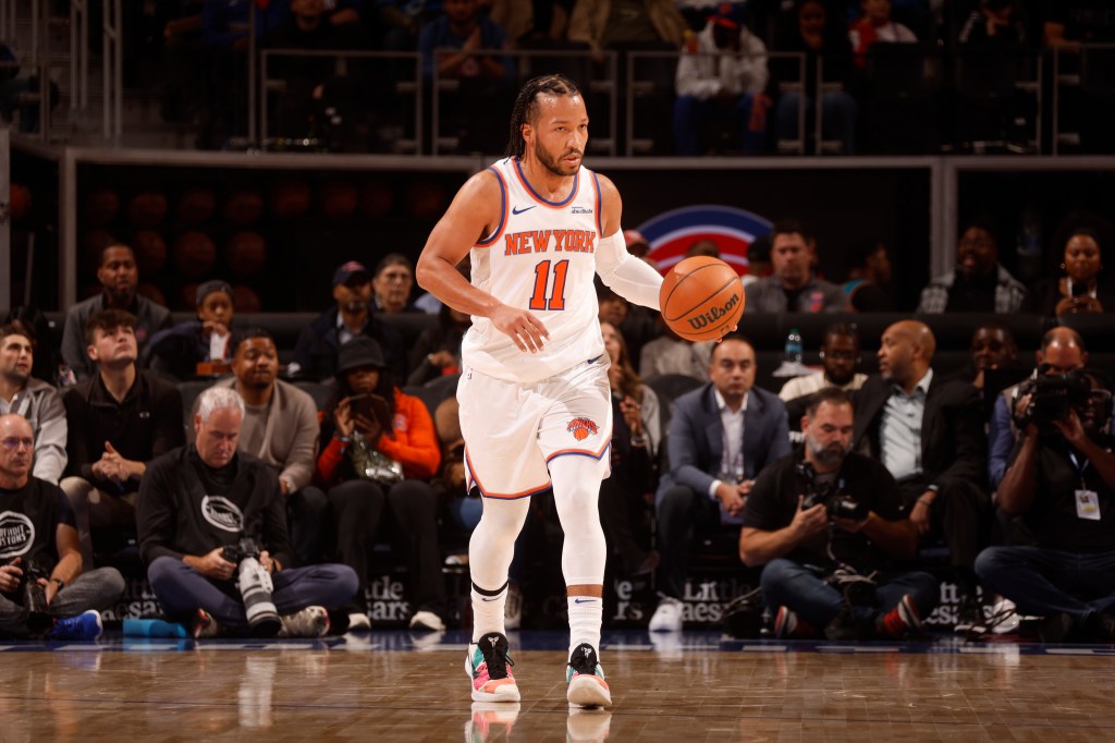 Jalen Brunson dribbles during the Knicks' win over the Pistons on Nov. 1, 2024. 