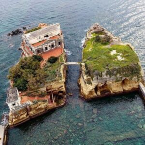 Mystery of Gaiola, the cursed island in Italy