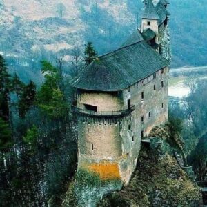 Orava Castle: A Iconic Landmark of Slovakia Featured in the 1922 Film “Nosferatu”