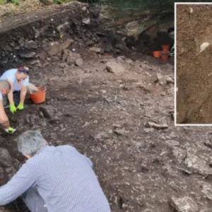 Archaeologists uncover rare 4,000-year-old copper dagger in Italy cave & hail ‘exceptional find’ that ‘raises questions’