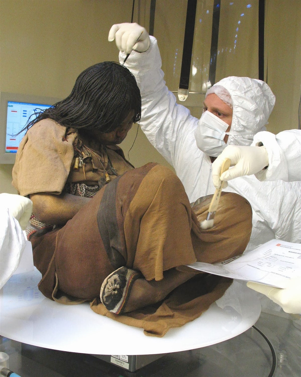 The Frozen Inca Princess: Remarkably Preserved 15-Year-Old Mummy Discovered on Llullaillaco Volcano