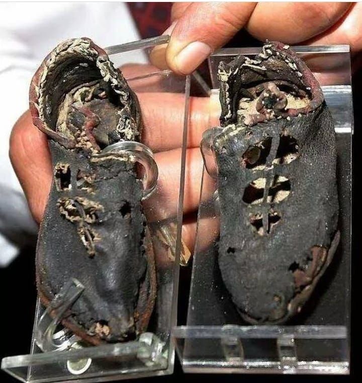 Incredible Discovery: 2,000-Year-Old Children’s Shoes Found in Palmyra Ruins