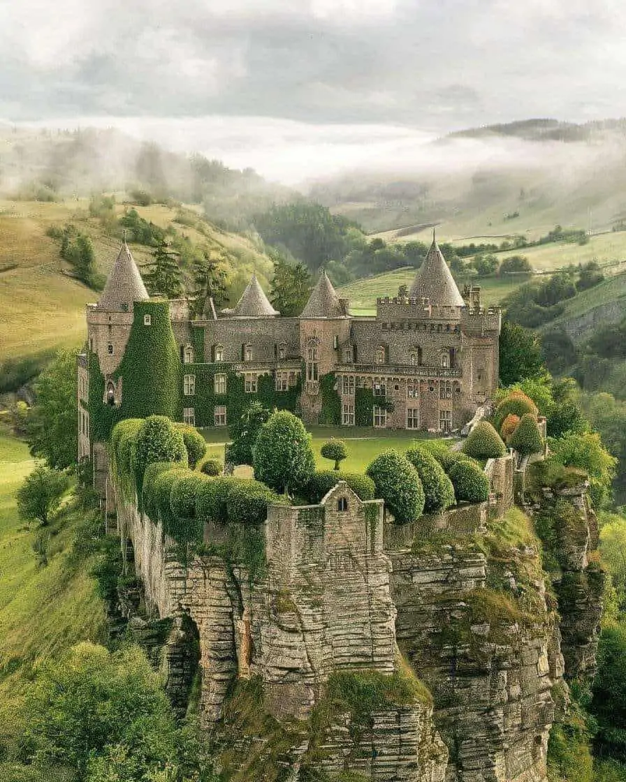 Abandoned Château du Sailhant Hidden in the Forests of France