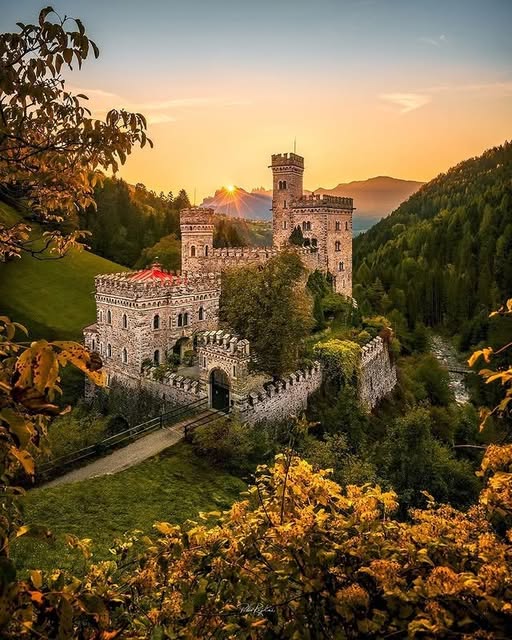 Chiusa and Gernstein Castle: the charm of the Isarco Valley