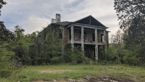 The Mystery Behind Abandoned Houses in Natchez Mississippi