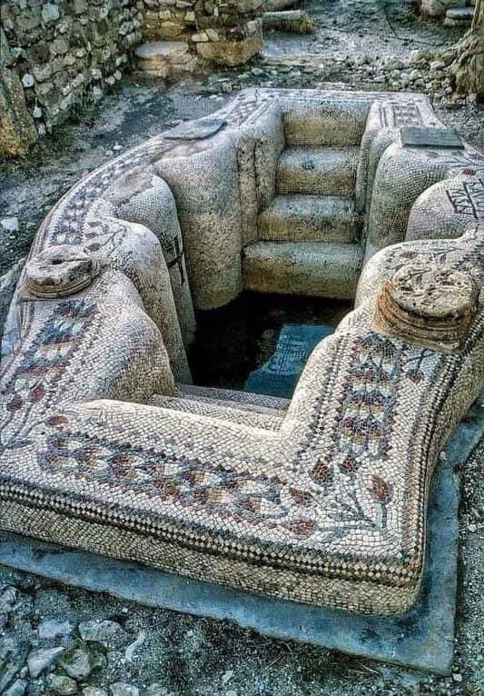 A 1,500-Year-Old Byzantine Bathtub in Ancient Sbeitla