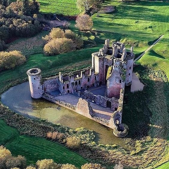 Caerlaverock – Unveiling the Mystique of Scotland’s Remarkable Medieval Fortress