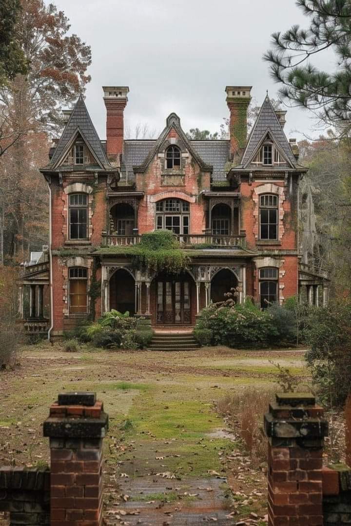 The Haunting Memories of the Abandoned Estate in Central Georgia